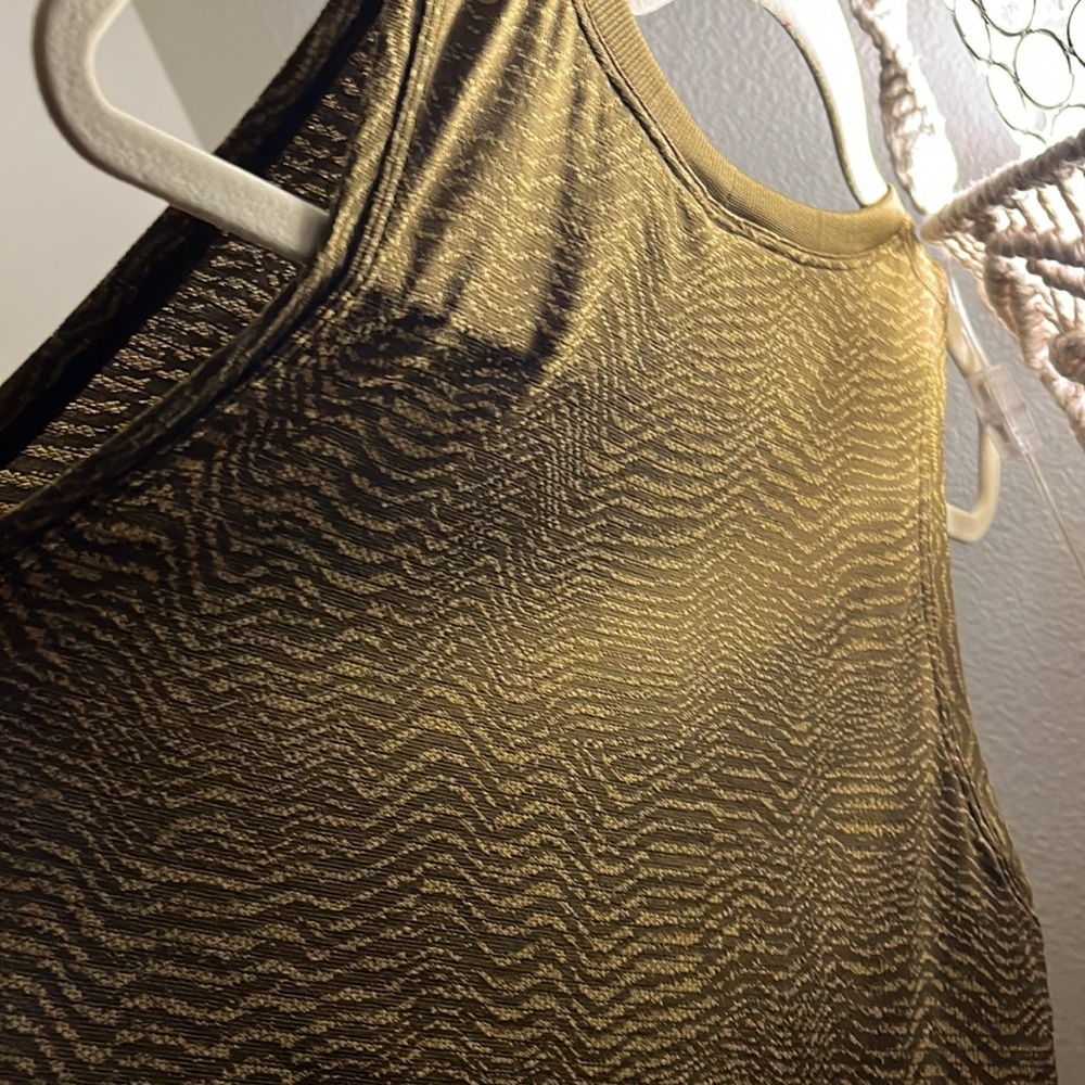 Lululemon tank - Picture 5 of 5